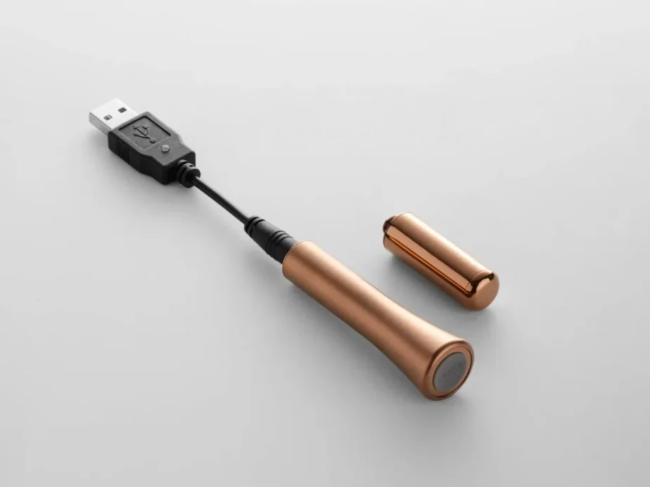 CRAVE Wink+  luxusní kovový mini vibrátor - Barva: Gunmetal
