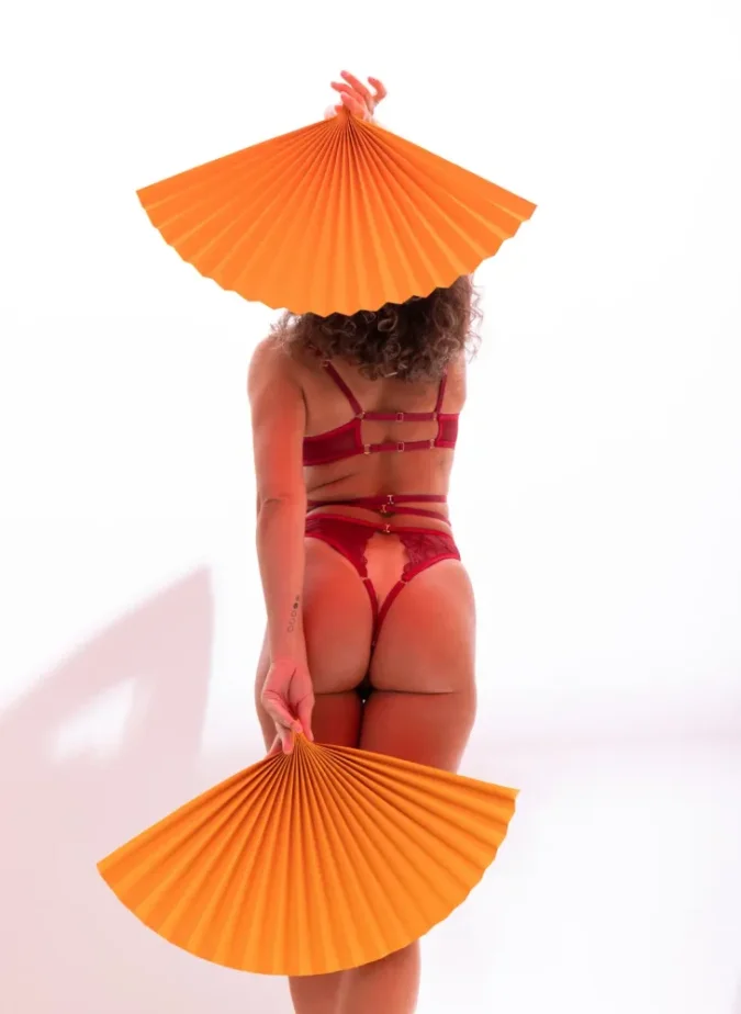 Erotické kalhotky “Crotchlessky” Veneris hladký tyl bordó