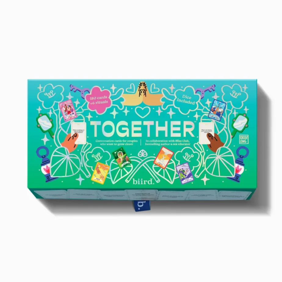 Together (English)-  karetní hra pro páry, co si chtějí být blíž
