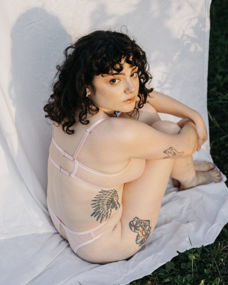 Erotické kalhotky “Crotchlessky” Veneris puntíkatý tyl růžový