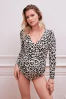 Body Baccara Léopard – dojčiace body s leopardím vzorom a tangovým strihom