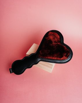 SPORTSHEETS - SEX & MISCHIEF ENCHANTED HEART PADDLE