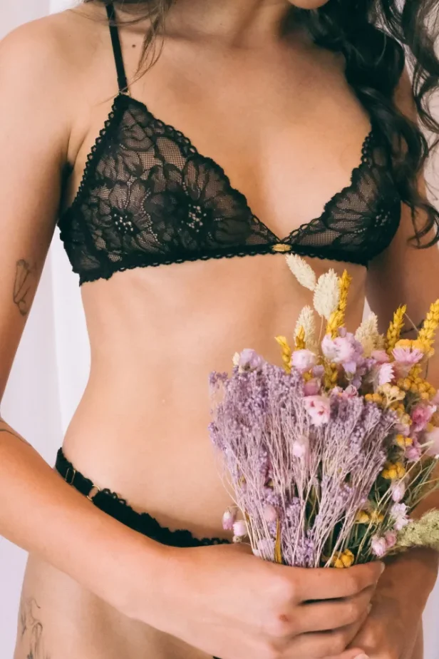May Dainty Triangle Bralette - Velikost: M