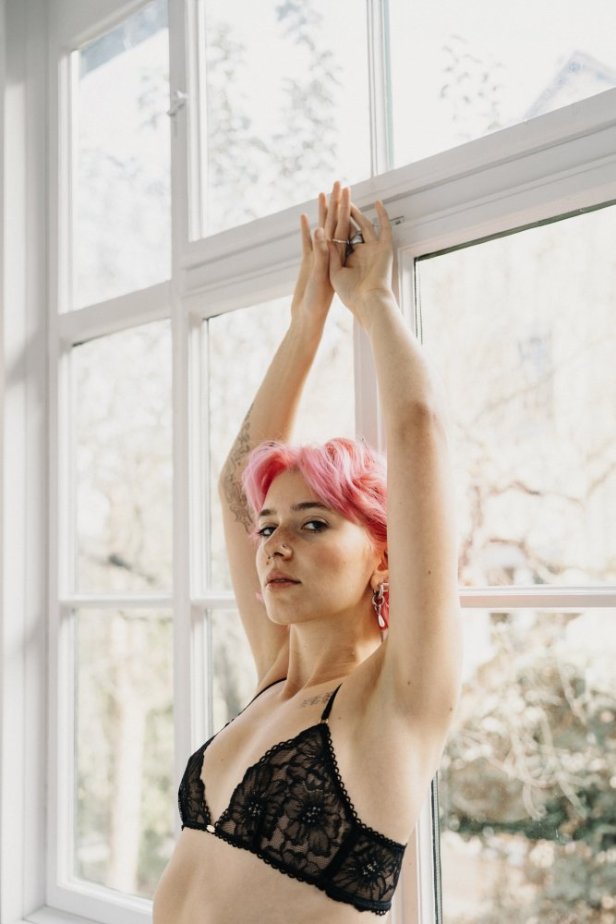 May Dainty Triangle Bralette - Velikost: M