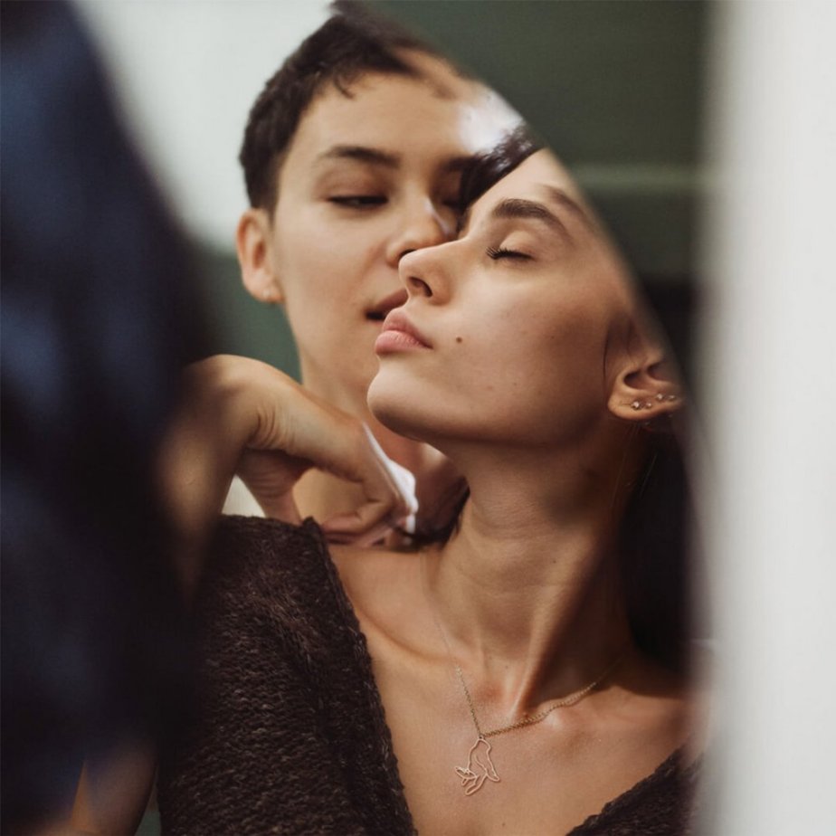 Náhrdelník "Klub Rozkoše"