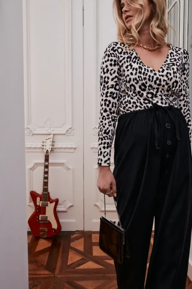 Body Baccara Léopard – dojčiace body s leopardím vzorom a tangovým strihom - Velikost: S